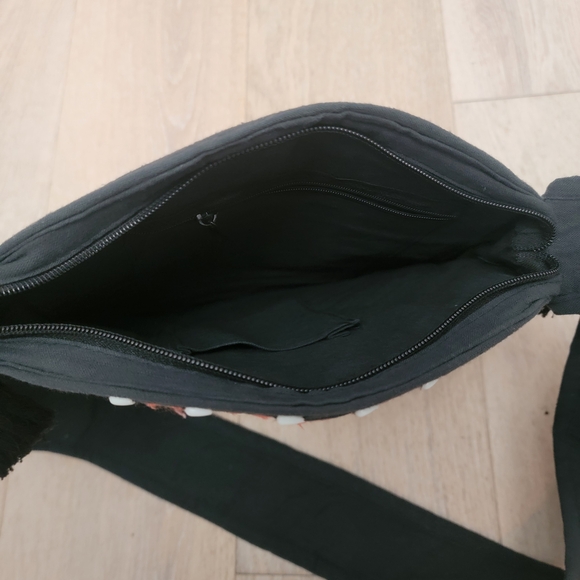 Bohemian Embroidered Crossbody Bag - Black and Green - Picture 11 of 13